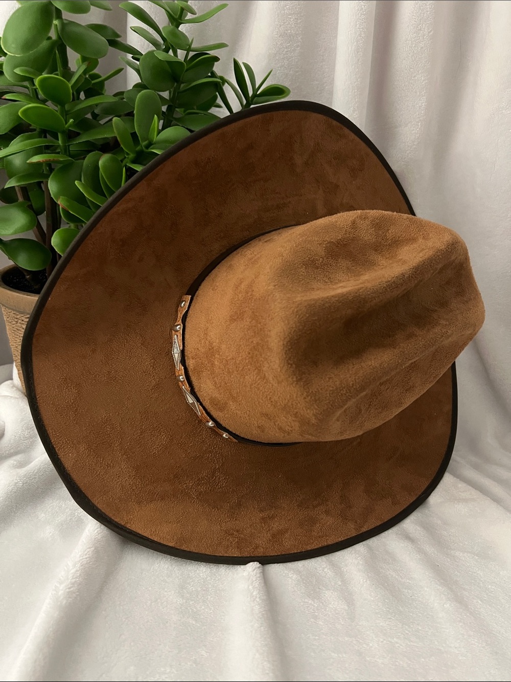Men's Wide-Brim Suede Fedora Hat in Camel Color Decorative Band Cowboy/ Western